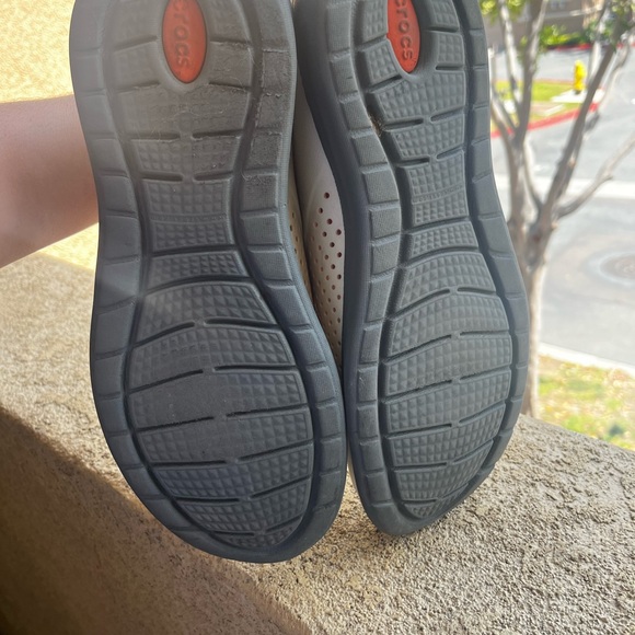 CROCS Cream and Gray Minimalist Sneakers - Picture 3 of 5